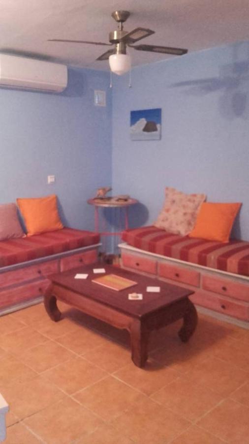 Almayate Hippie Shack Buitenkant foto